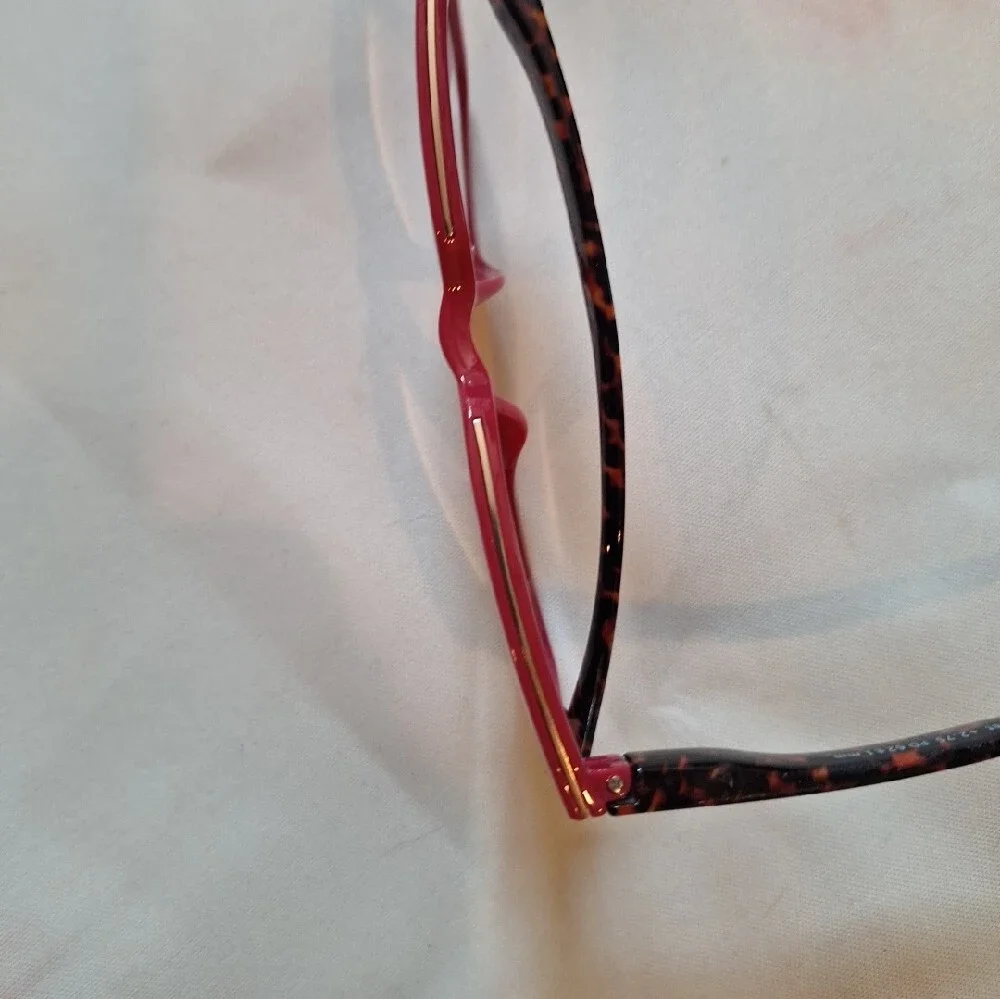 Peepers brand 2.75 Red Square-Frame Reading Glasses with Tortoise Arms